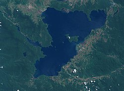 Towuti Danau 2019-09-09 Sentinel 2 SR.jpg
