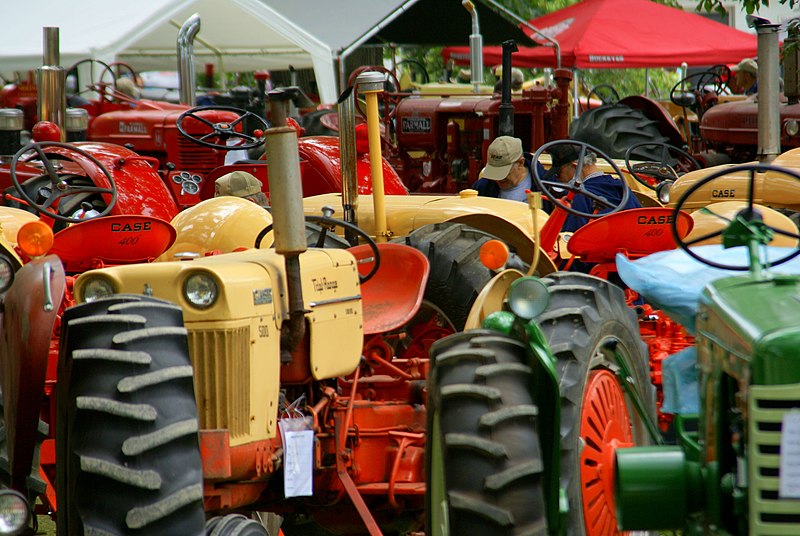 File:Tractors at the Fairgrounds in Plain City, Ohio.jpg