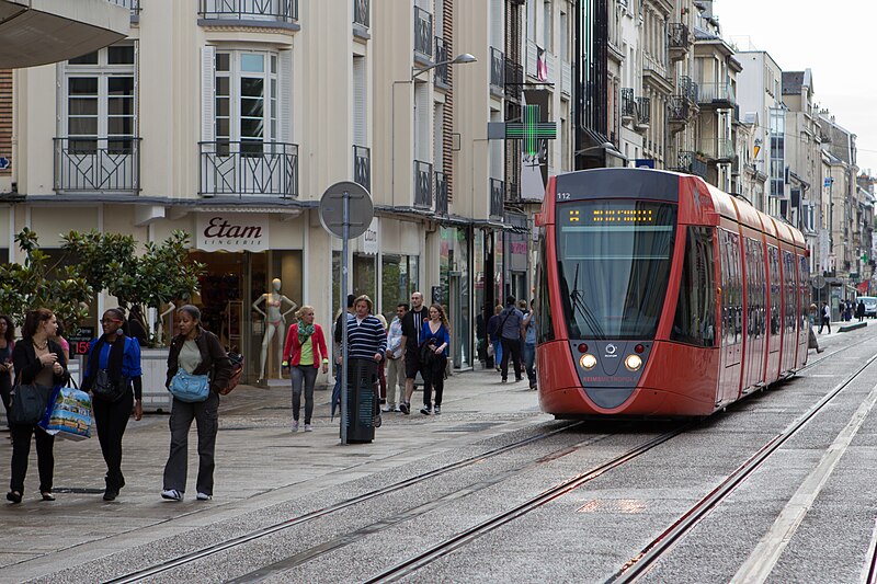 File:Tramway de Reims - IMG 2317.jpg