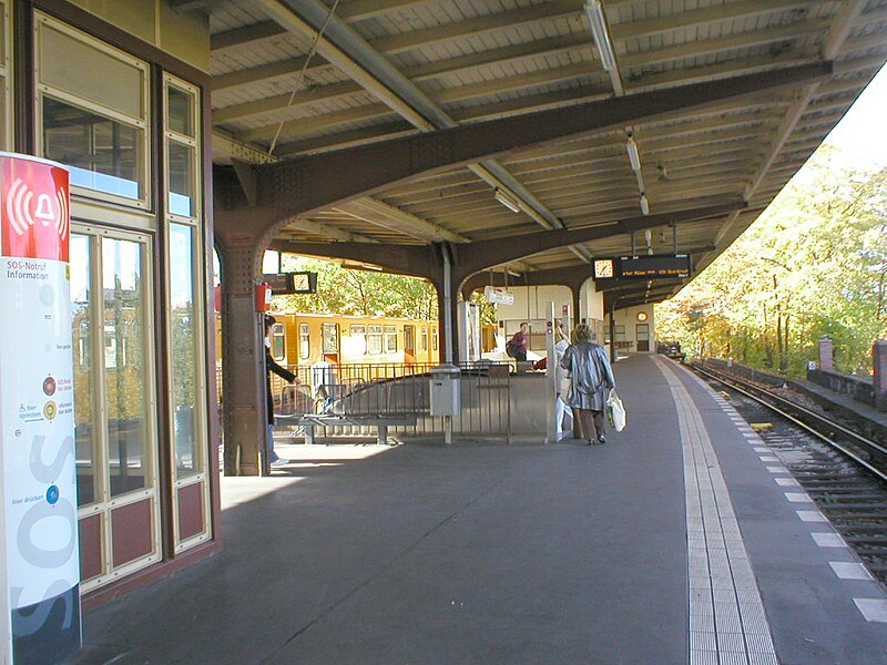 File:U-Bahn Berlin Ruhleben.JPG