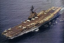 USS Hancock (CVA-19) Pearl Harborin lähellä 1968.jpg