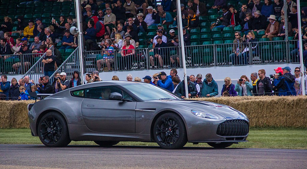 Der Aston Martin V12 Zagato 1024px-V12_Zagato_%287494466634%29