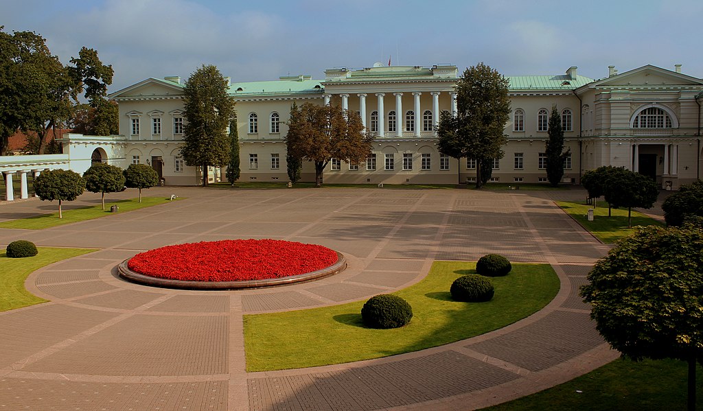 VILLINUS OLD TOWN LITHUANIA SEP 2013 (9851071645).jpg