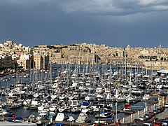Hafen zwischen Senglea und Vittoriosa, im Hintergrund Valletta