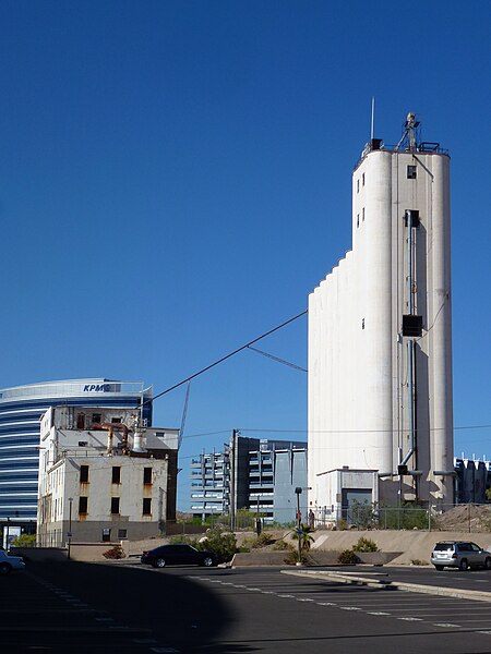 File:View N, Mill Ave. Hayden's Flour Mill, The Structure Giving Mill Avenue its Name, 2013 - panoramio.jpg
