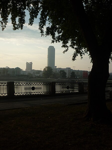 File:View at Vysotskij skyscraper from across the pond Yekaterinburg 11aug2012 take 02.JPG