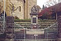 Kriegerdenkmal vor der St.Laurentius-Kirche