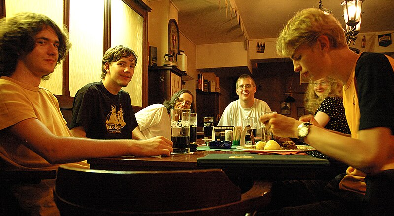 File:Wikipedia regulars table Chemnitz 07-28-2006 04 (aka).jpg