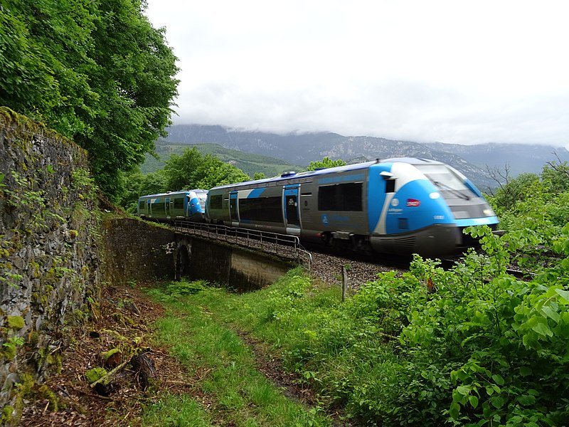 File:X73500-ligne-des-alpes-um2.jpg