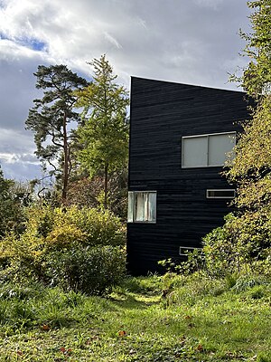 Youlbury House - Modern Architectural Solitude.jpg