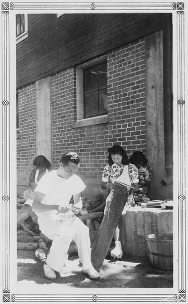 File:"Students and adults at Pueblo day school." - NARA - 293330.jpg