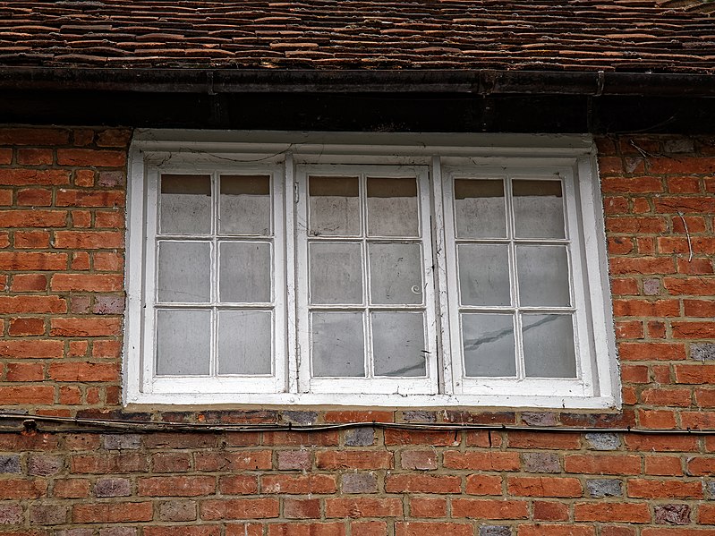 File:'Haunted window' of The Black Horse Inn, Nuthurst, West Sussex 1.jpg