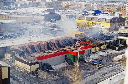 A Pyaterochka szupermarket Pervouralszkban (a tűz után).  2019. március