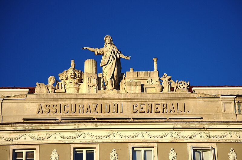 File:03 2019 photo Paolo Villa - F0197990 bis- Trieste - Piazza Unità d'Italia - Assicurazioni Generali - Scultura insegna pietra - Neoclassicismo - Casa Stratti (Trieste).jpg