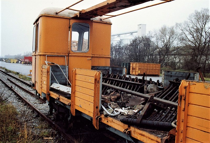 File:0652 2000 12 00 Strassenbahn GP 6403 Vbf Breitenlee.jpg