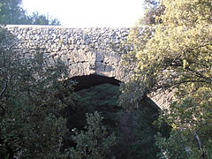 Vue de détail du pont « médiéval »