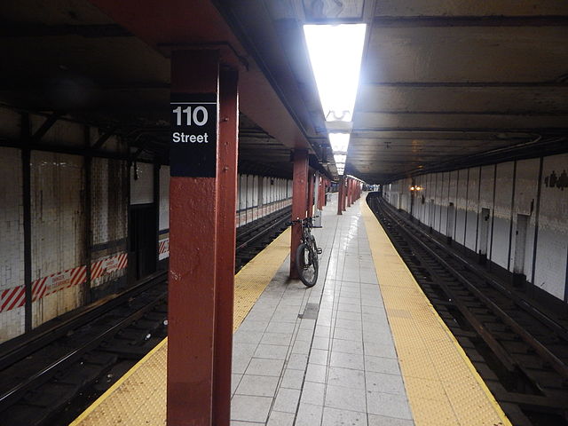 The north end of the station platform in 2015