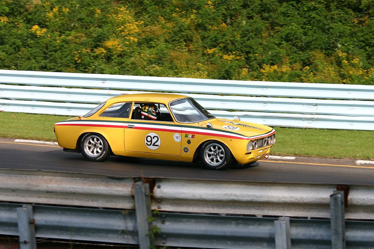 1280px-1972_Alfa_GTV.jpg