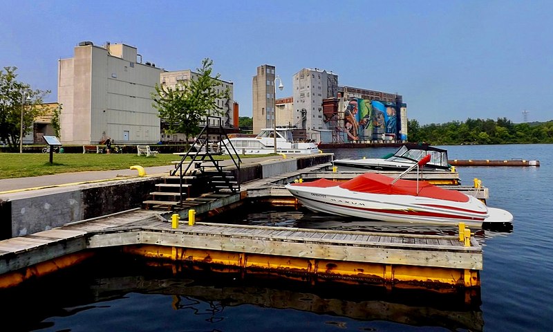 File:20150705 - 28 - Midland, Ont. - ADM complex as seen from harbor.jpg