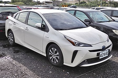 ไฟล์:2018_Toyota_Prius_(facelift).jpg