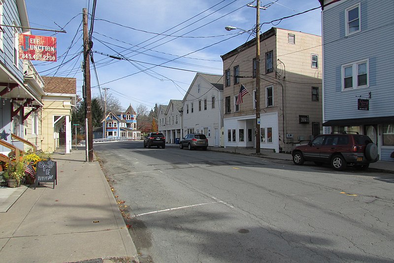 File:4880 block Main St, Jeffersonville 2018-11-04 923.jpg