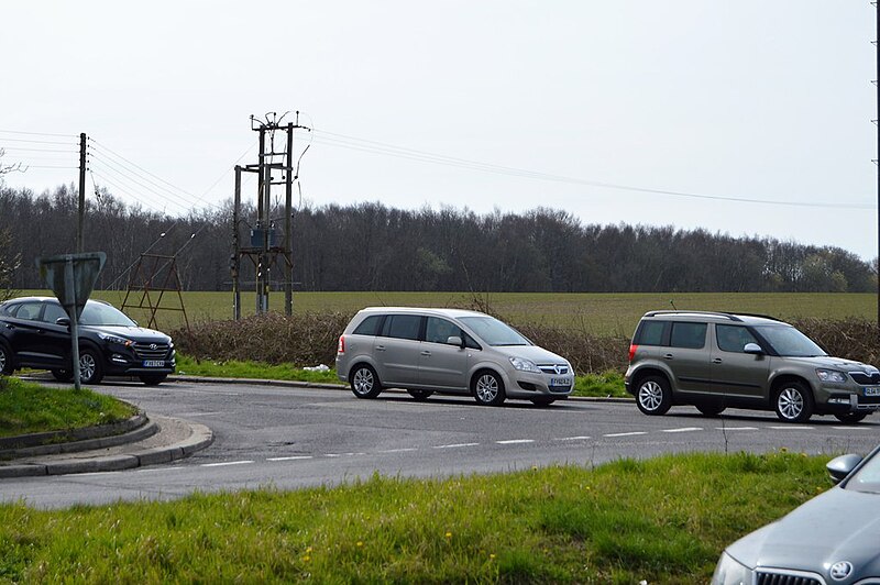 File:A261, Newingreen - geograph.org.uk - 5810859.jpg