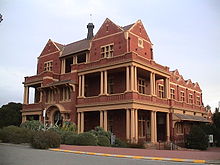 The Goodman building from Hackney Road Adelaide Botanic Gardens - Goodman Building.JPG