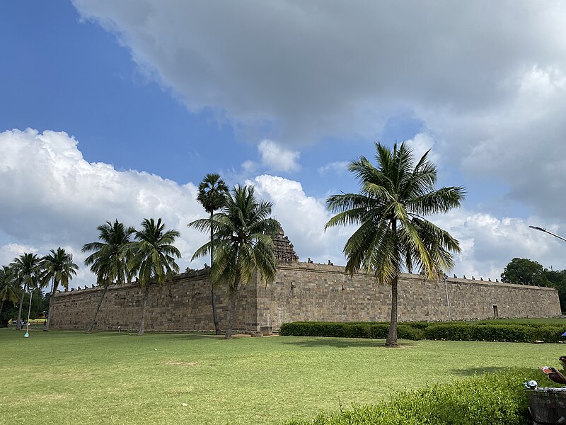 File:Airavatesvara Temple, Dharasuram, Kumbakonam ttkcvrvb122k23iph (2).jpg