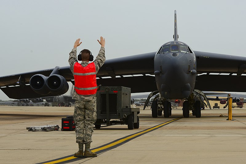 File:Aircrew return from assurance mission 150702-F-GX249-035.jpg