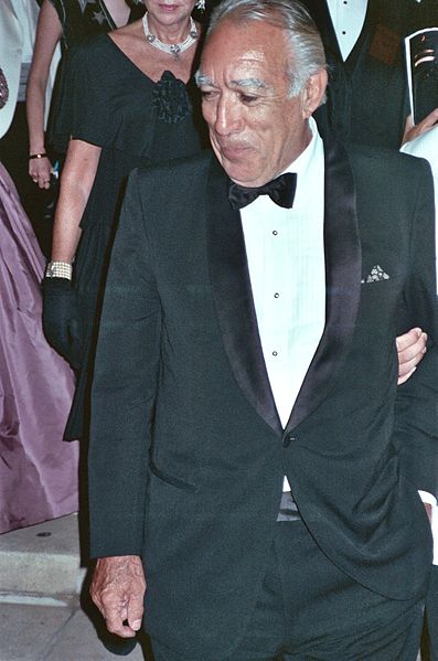 File:Anthony Quinn (2091614703).jpg