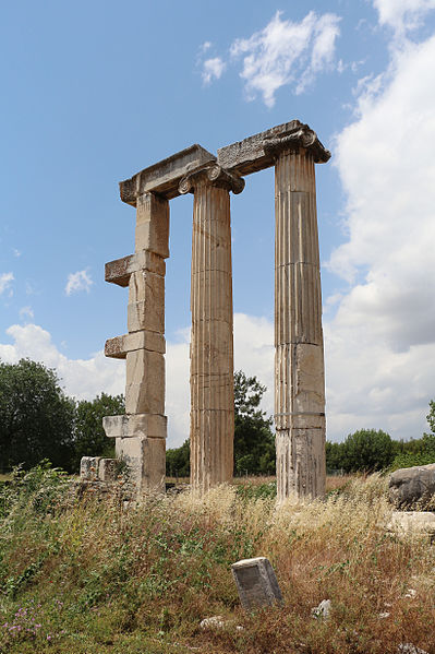 File:Aphrodisias - Temple of Aphrodite 04.jpg