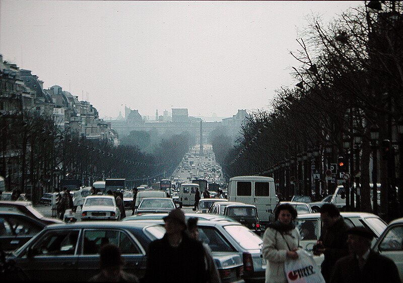 File:Avenue des Champs-Élysées, Paris 1983.jpg