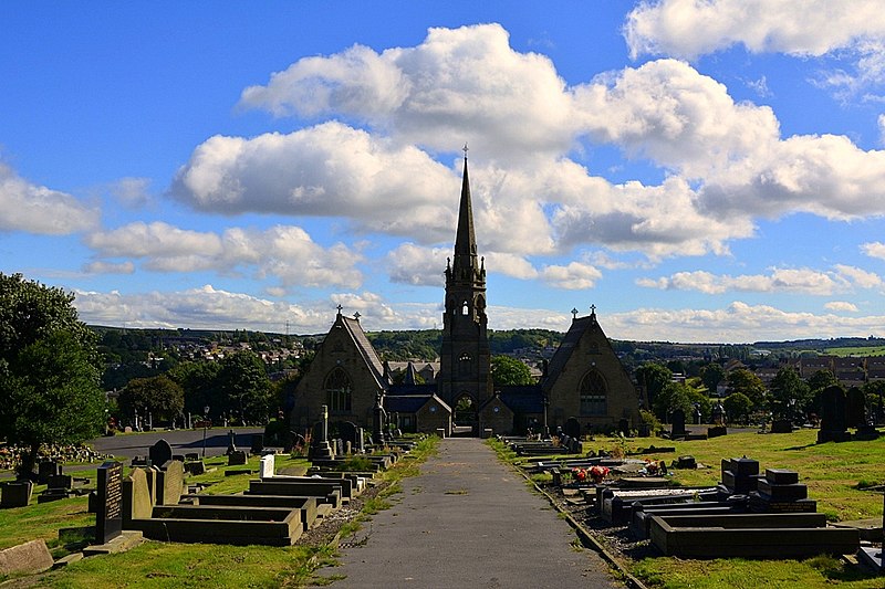 File:Batley Cemetery (25427569697).jpg