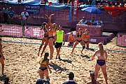 Deutsch: Beachhandball bei den Olympischen Jugendspielen 2018; Tag 3, 10. Oktober 2018; Mädchen, Vorrunde, Gruppe B - Niederlande-Argentinien 2:0 English: Beach handball at the 2018 Summer Youth Olympics at 10 October 2018 – Girls Preliminary Round Group B‎ – Netherlands-Argentina 2:0