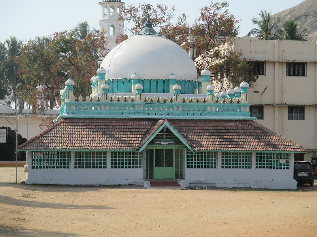 بیگم پور مسجد، ڈنڈیگل