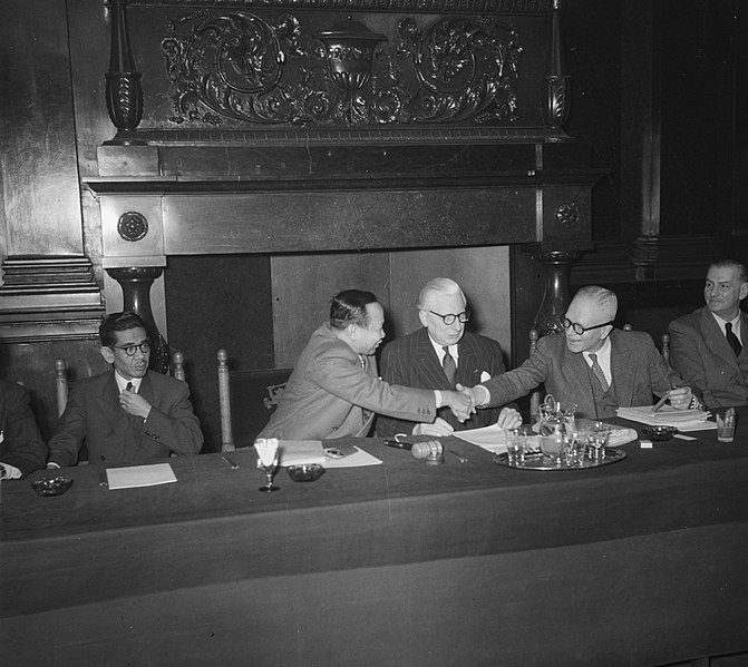 File:Begin Nederlands-Indonesische Conferentie Den Haag, Bestanddeelnr 904-9237.jpg