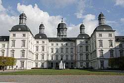 Schloss Bensberg'in ön avlusu