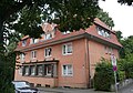 Semi-detached house as an apartment building