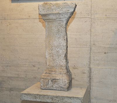Jupiter geweihter Altar, der dennoch Nennico aufführt – vielleicht ein Hinweis auf Kontinuität bis in keltische Zeit.