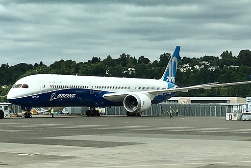 Boeing 787-10 test aircraft (35598123175) (cropped)