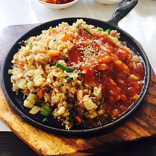 <i>Bokkeum-bap</i> Korean fried rice dish