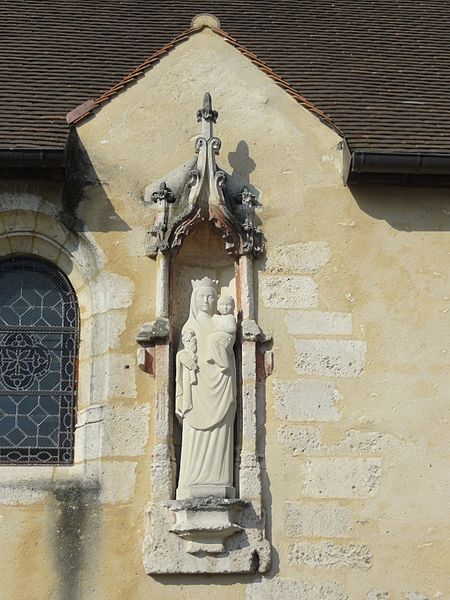 File:Bornel (60), église Saint-Denis, bas-côté sud, niche à statue à l'extérieur 1.JPG