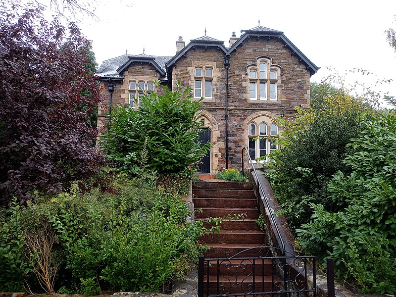 File:Boundary Walls here And Railings, Former Schoolhouse, 67 Gala Park.jpg