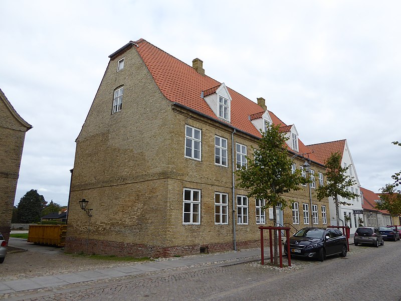 File:Brødremenighedens Pigekostskole.jpg