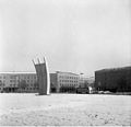 Luftbrückendenkmal vor dem Flughafen Berlin-Tempelhof, 1954