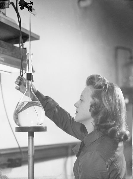 File:CSIRO ScienceImage 2118 Calibrating a Flask.jpg