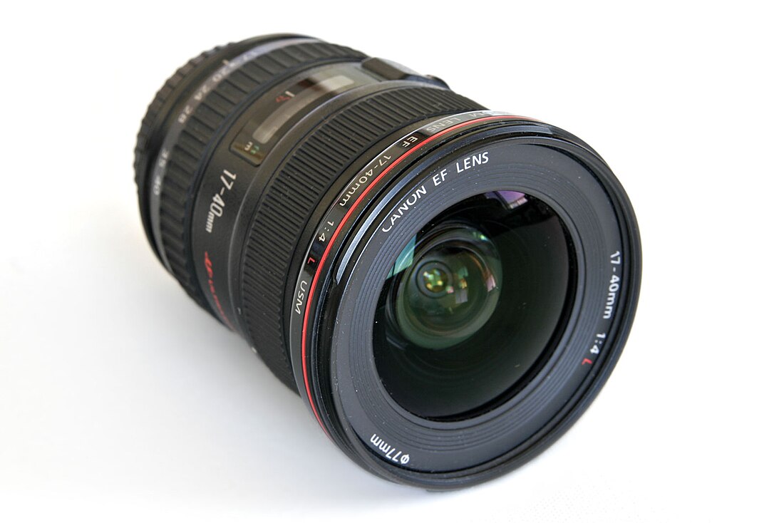 File:Canon 17-40 f4 L lens02.jpg