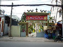 Pequeno templo de Phu Nhuan.