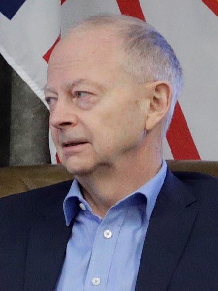 File:Ches Crosbie in 2019.jpg