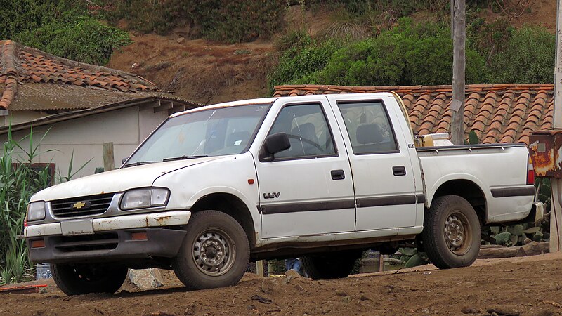 File:Chevrolet Luv DLX 1998 (39788535954).jpg